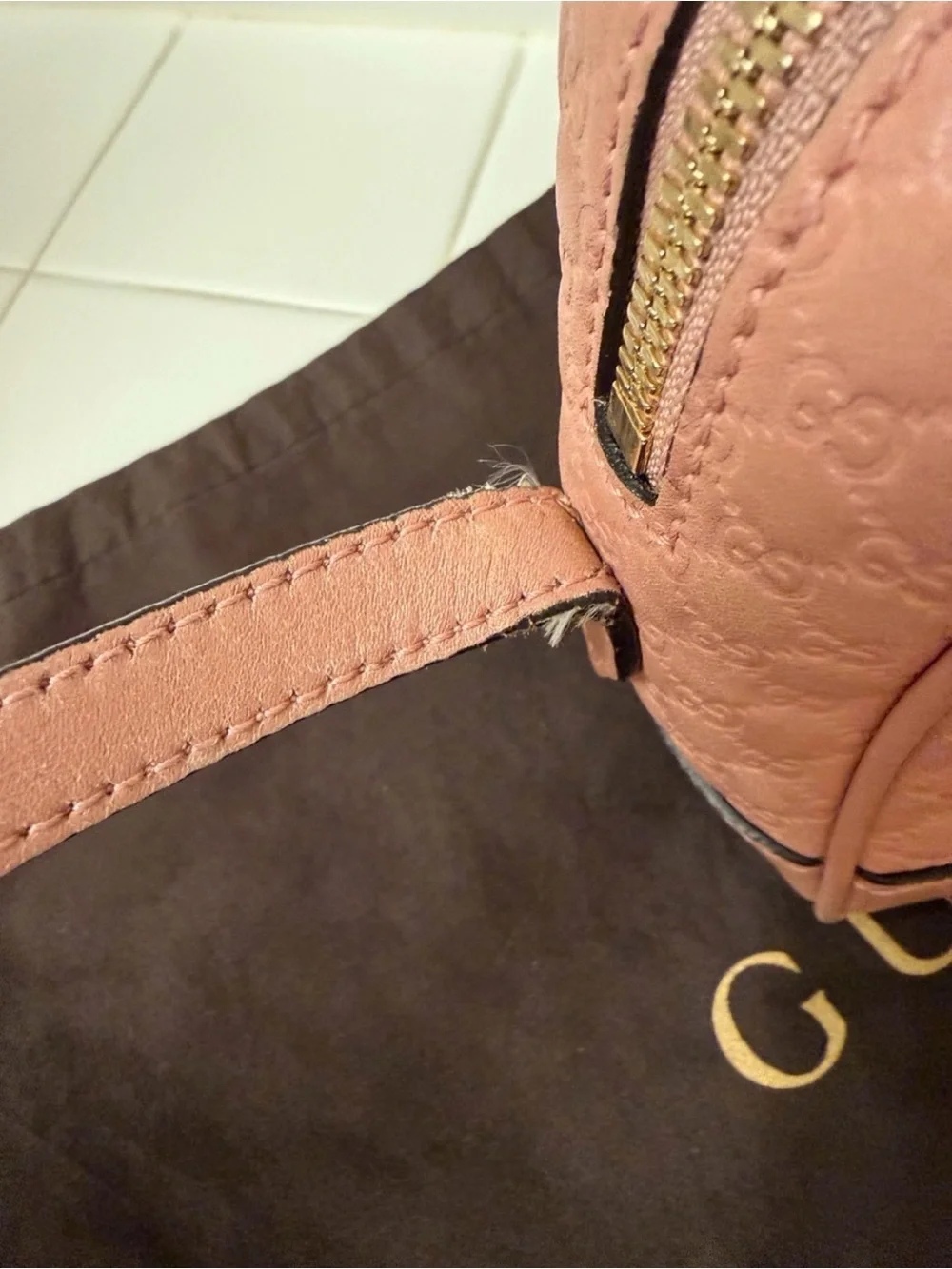 Set Gucci Blush Pink Guccissima  Leather High-Top Sneakers and Crossbody Bag